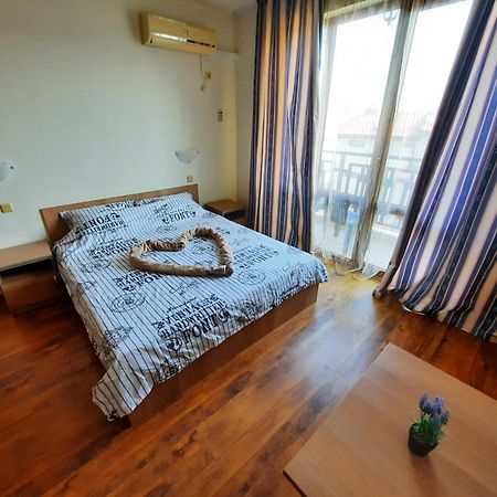 Апатаменти За Гости Sunshine И Glory Apartment Sveti Vlas Bagian luar foto